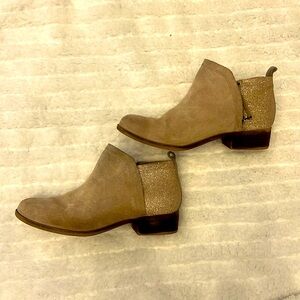 Tom’s ankle boot Beige suede with champagne gold glitter